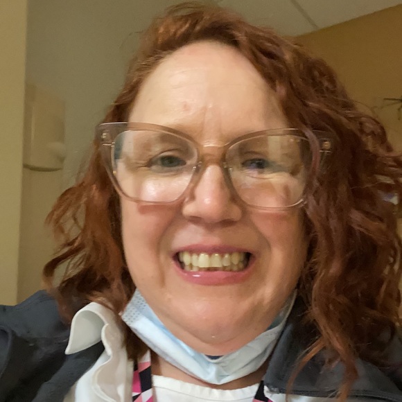 Meet your Posher, Lori - Picture 3 of 3